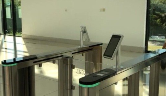 Sistema de control de acceso para empresas y edificios